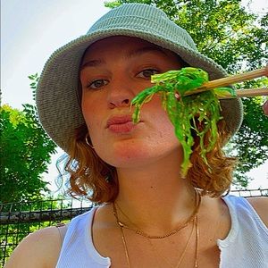 Meet your Posher, Madelyn